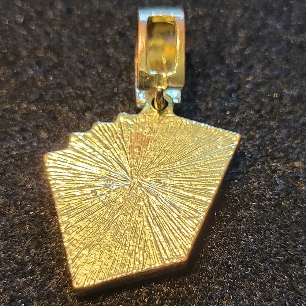 Stainless steel iced out gold-plated Royal Flush pendant - Picture 2 of 2